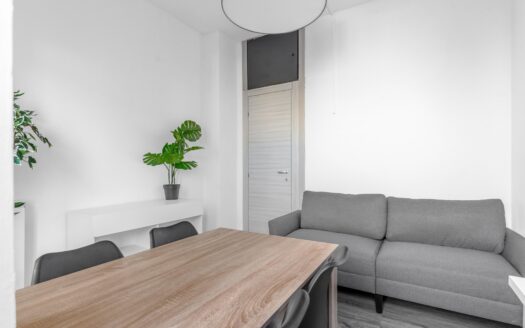 Giambellino: luminoso bilocale