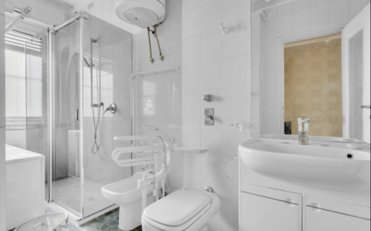 Loreto: quadrilocale piano alto