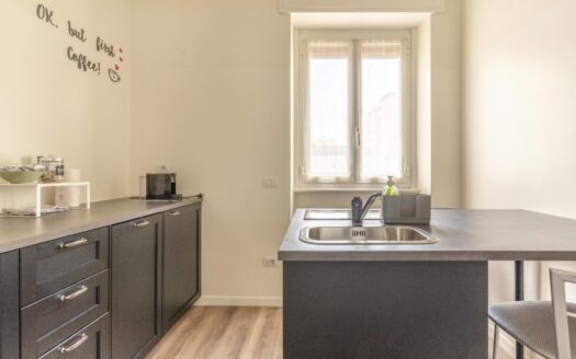 Giambellino: monolocale ristrutturato