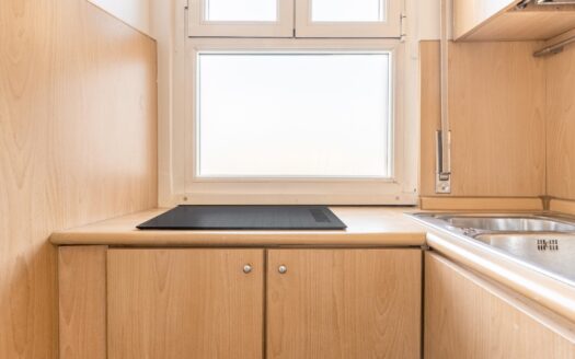 Lambrate: monolocale con balcone