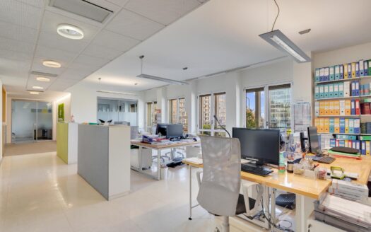 Piazzale Loreto: ufficio direzionale ristrutturato a nuovo