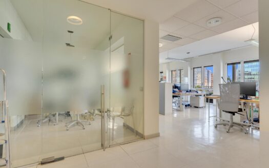 Piazzale Loreto: ufficio direzionale ristrutturato a nuovo