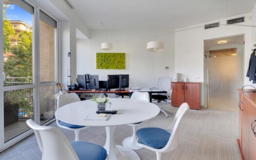 Piazzale Loreto: ufficio direzionale ristrutturato a nuovo