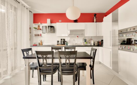 Cesano Maderno: quadrilocale con terrazzo di 30 mq in palazzina recente