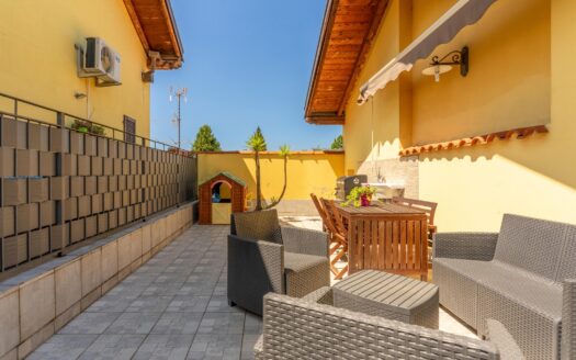 Cesano Maderno: quadrilocale con terrazzo di 30 mq in palazzina recente