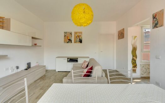 Lorenteggio: bilocale ristrutturato e arredato pronto da vivere