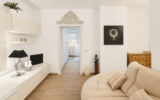 Tricolore: bilocale di charme venduto locato