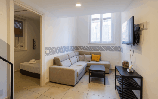 Bruzzano: loft con due camere da letto