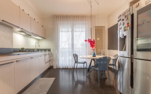 Paderno Dugnano: elegante attico con terrazzo e box