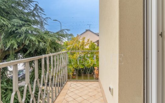 Bovisio Masciago: appartamento con terrazzo