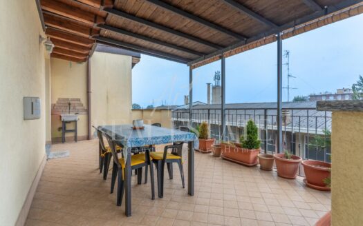 Bovisio Masciago: appartamento con terrazzo