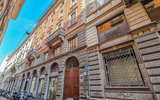 Cairoli/Castello: elegante ufficio con cambio d’uso in residenziale