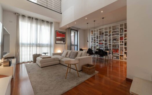 Bande Nere: elegante e luminoso appartamento con terrazzo