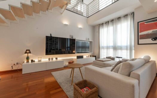 Bande Nere: elegante e luminoso appartamento con terrazzo