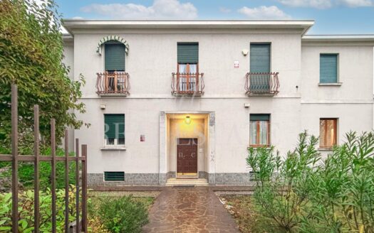 Limbiate: trilocale con giardino privato