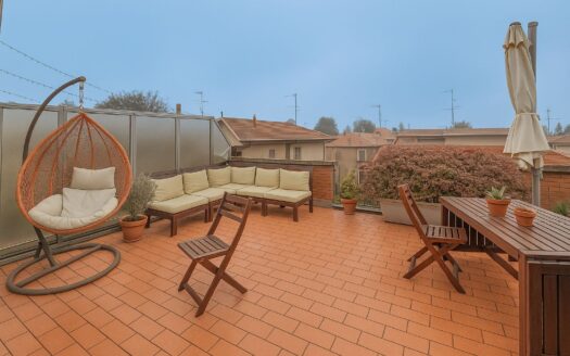 Cesano Maderno: trilocale con terrazzo