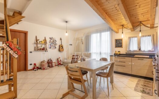 Cesano Maderno: trilocale con terrazzo