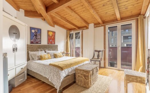 Gorla: ampio bilocale disposto su due livelli