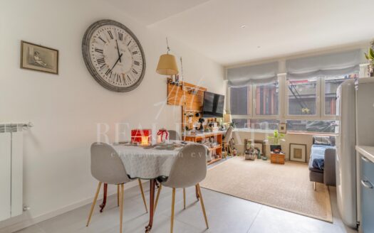 Argonne/Corsica: ampio bilocale